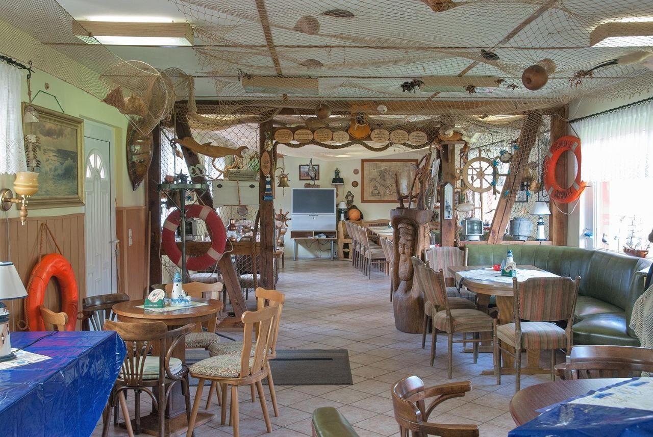 Familienzimmer mit Gemeinschaftsbad Gross Banzelvitz Exterior foto
