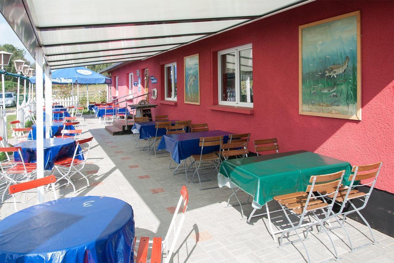 Familienzimmer mit Gemeinschaftsbad Gross Banzelvitz Exterior foto