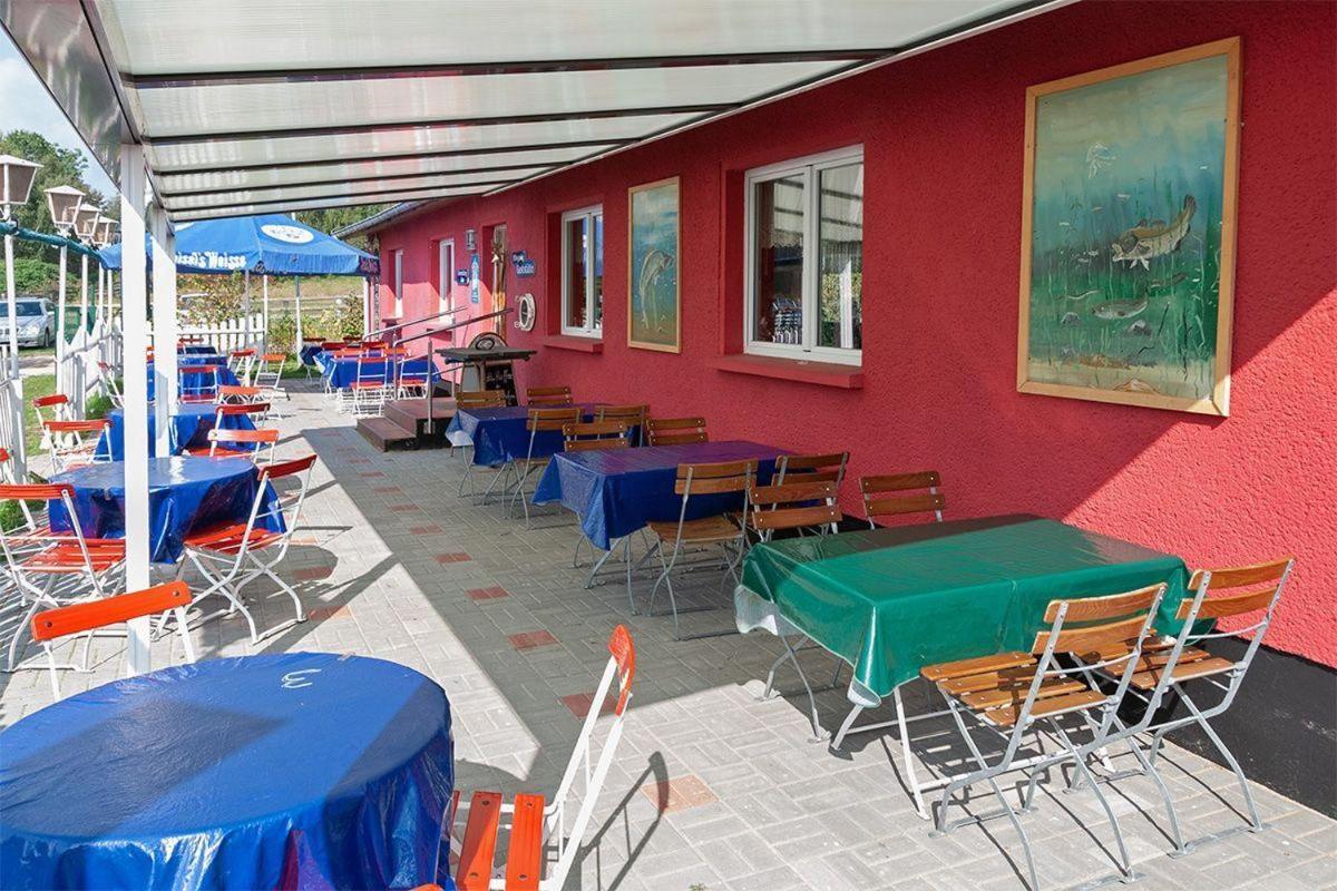 Familienzimmer mit Gemeinschaftsbad Gross Banzelvitz Exterior foto